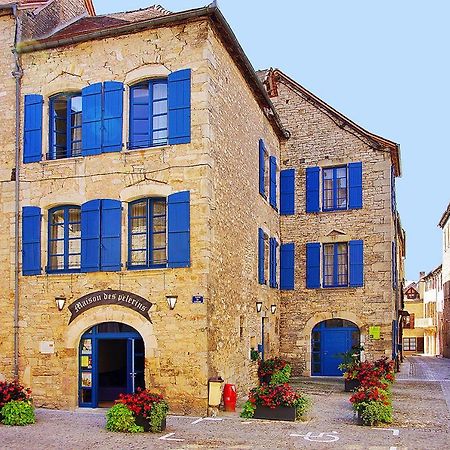 Gite La Maison Des Pelerins Villeneuve-dʼAveyron Buitenkant foto