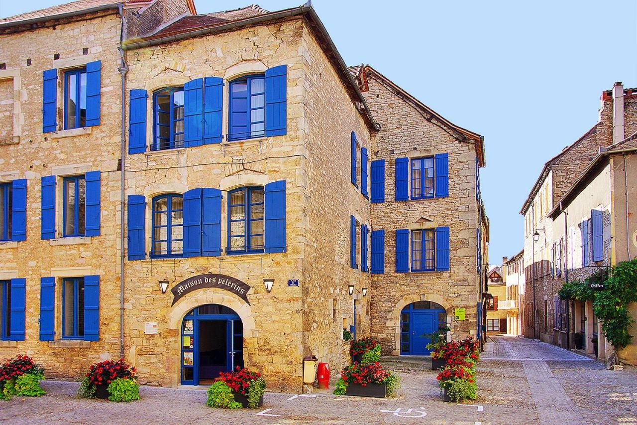 Gite La Maison Des Pelerins Villeneuve-dʼAveyron Buitenkant foto