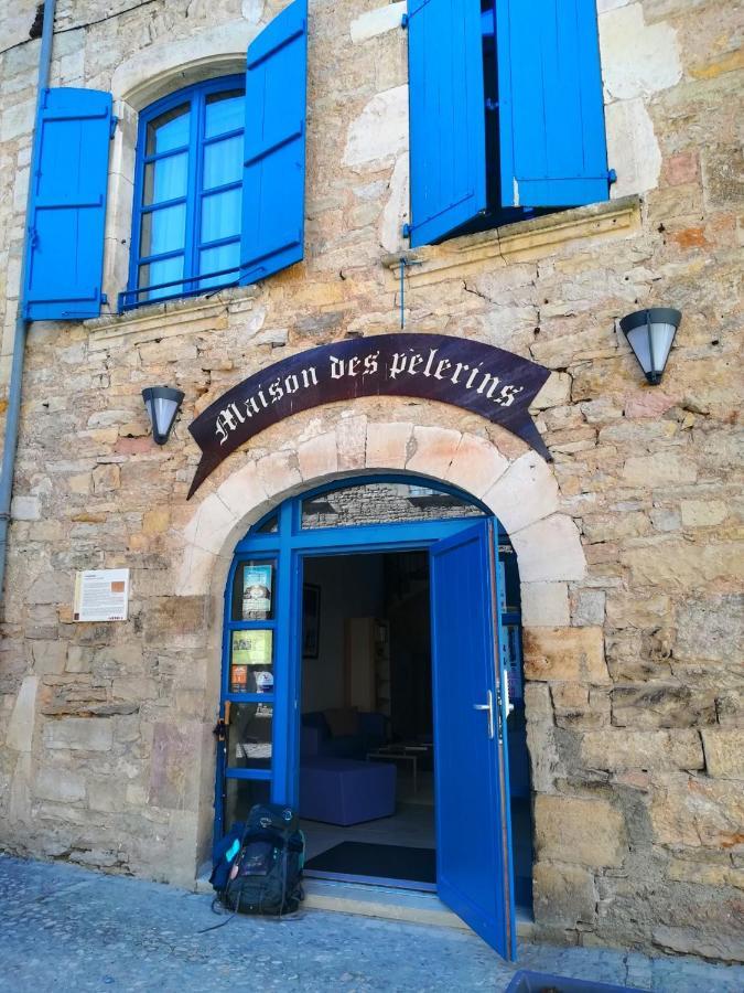 Gite La Maison Des Pelerins Villeneuve-dʼAveyron Buitenkant foto
